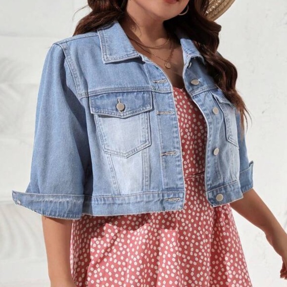 Plus Light Wash Button 3/4 Sleeve denim Cropped Jean Jacket - Picture 11 of 13